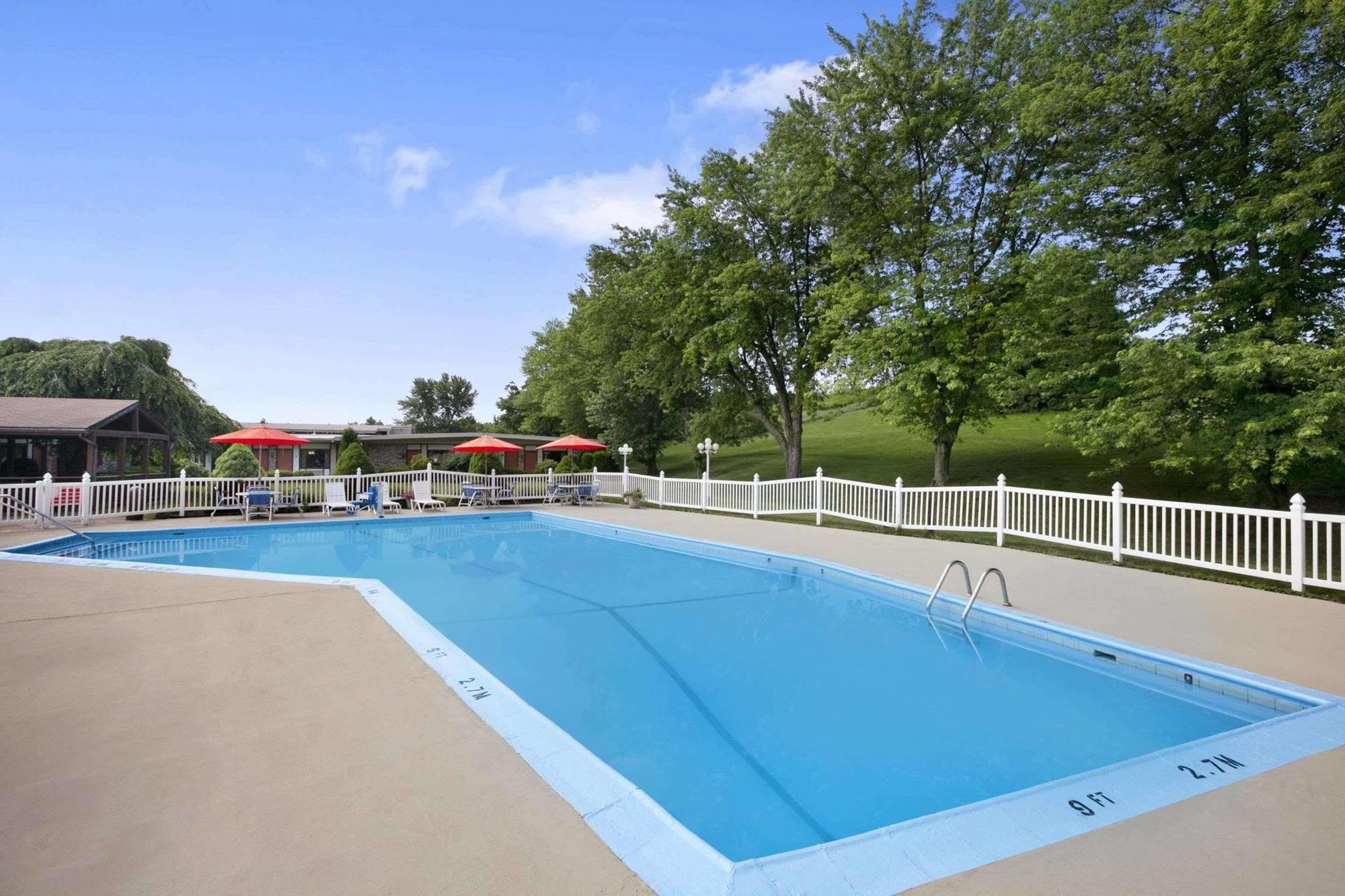 Travelodge By Wyndham Bedford Dış mekan fotoğraf